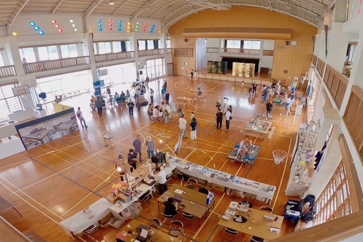 作品展示やグッズコーナー