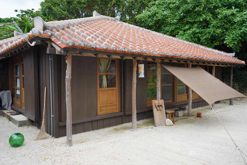 竹富島の古民家で沖縄の伝統料理「じーまみ豆腐」作り体験 | 体験