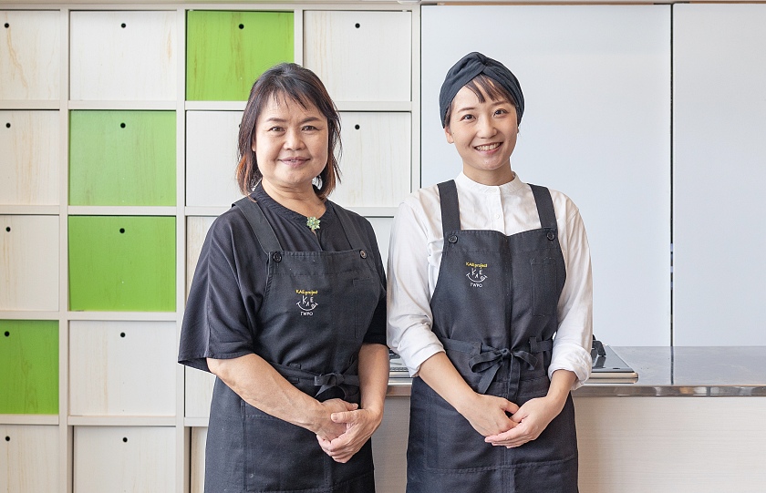 伊是名カエ先生と、大宜見(おおぎみ)かおり先生