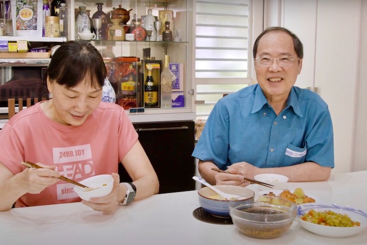 医学博士の柯 彬さんと梁 運飛さん。