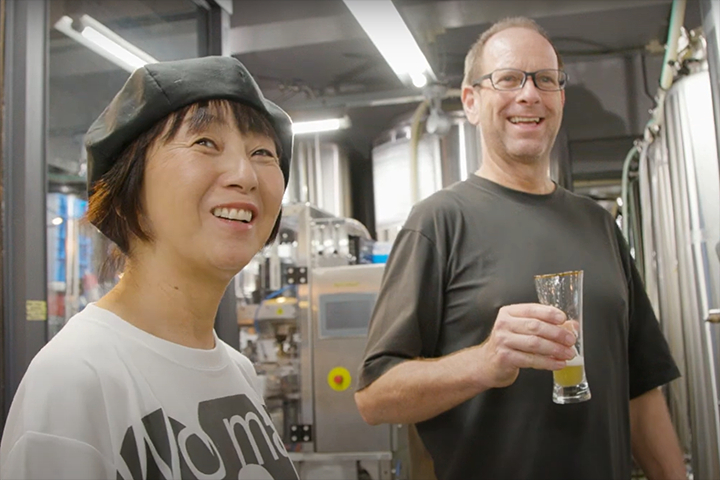 「ウォルフブロイ」の戸村由香さん、ご主人のウォルフラム・オーピッツさん。