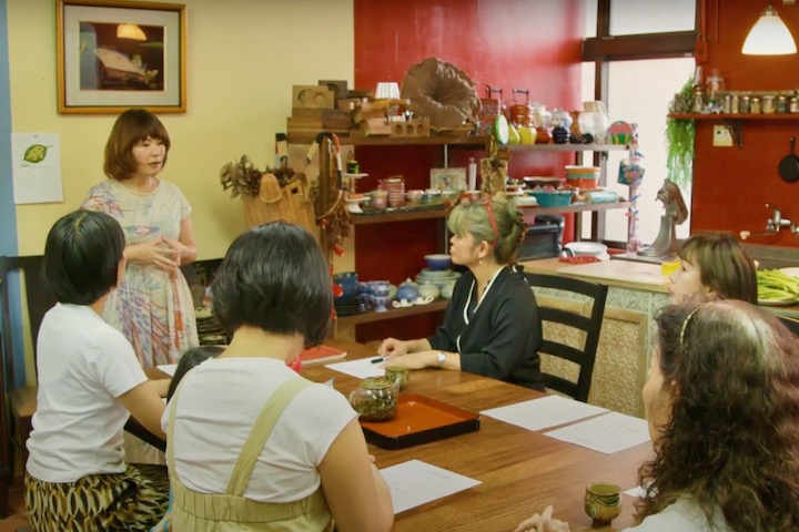 「薬膳琉花」の座学の様子