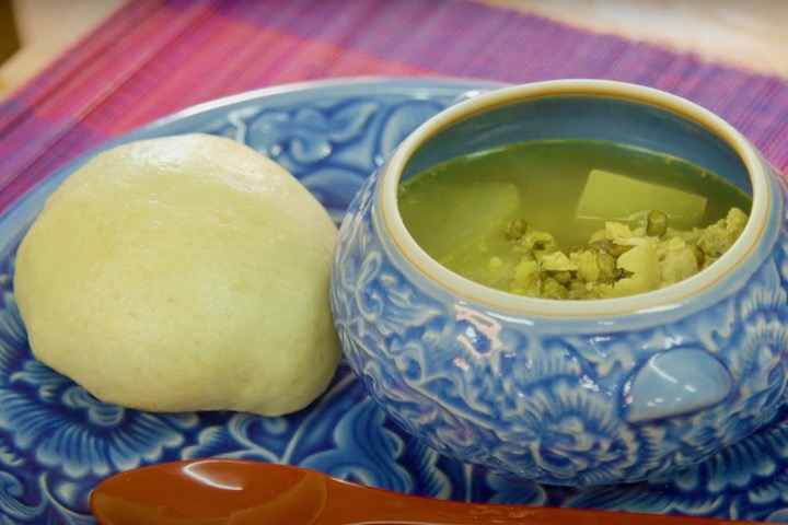 チキナーと豚肉のまんじゅうと、冬瓜と緑豆のスープ