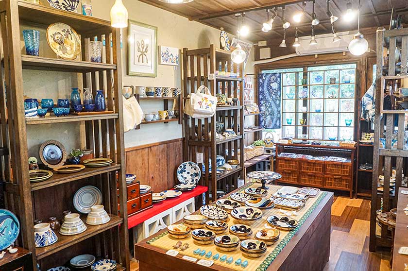 青空　店内の様子と商品