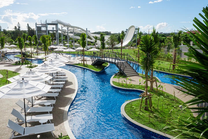 グランドメルキュール沖縄残波岬リゾートのプール