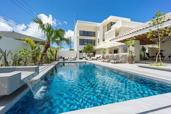 One Suite THE GRAND プール