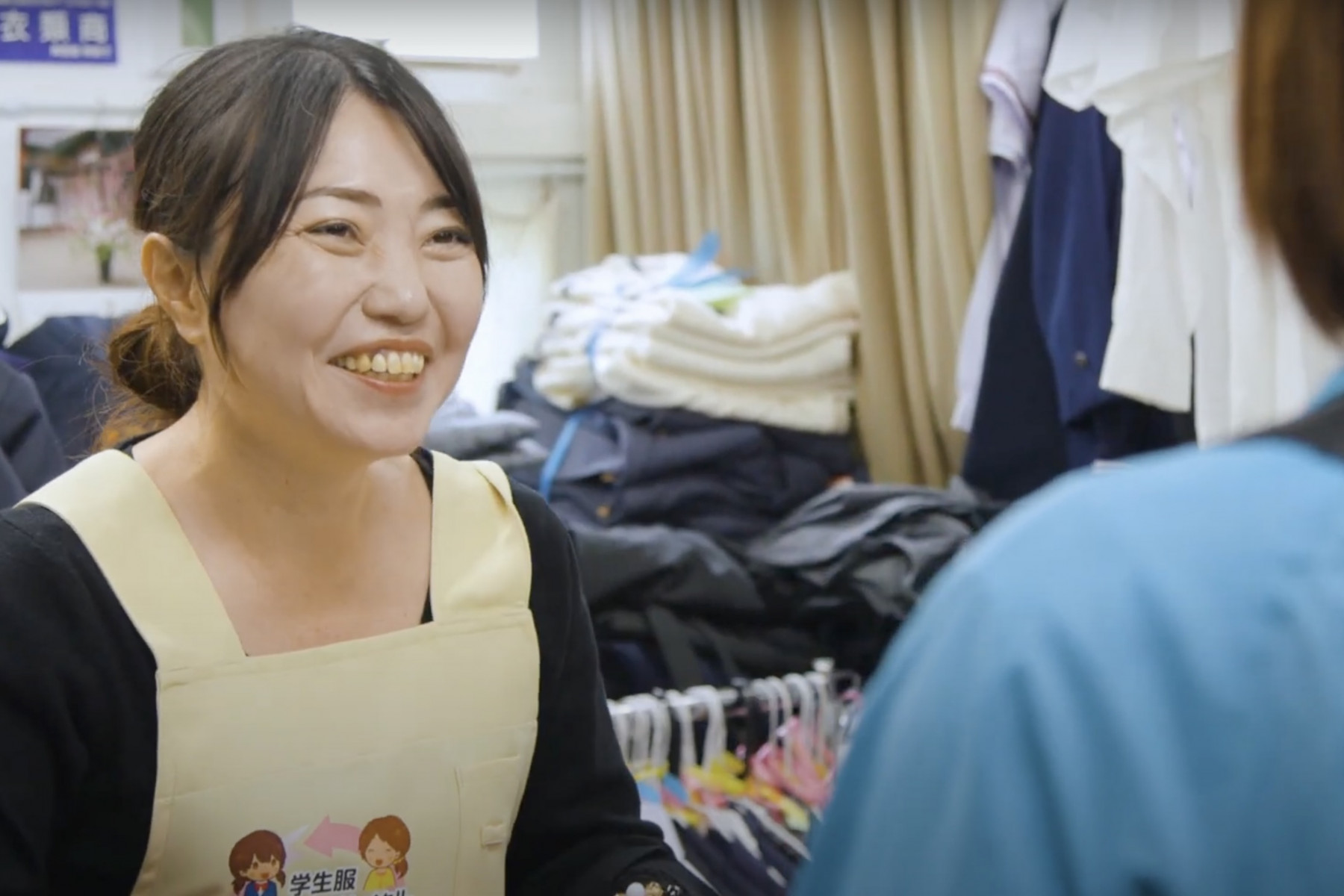 作業をする女性