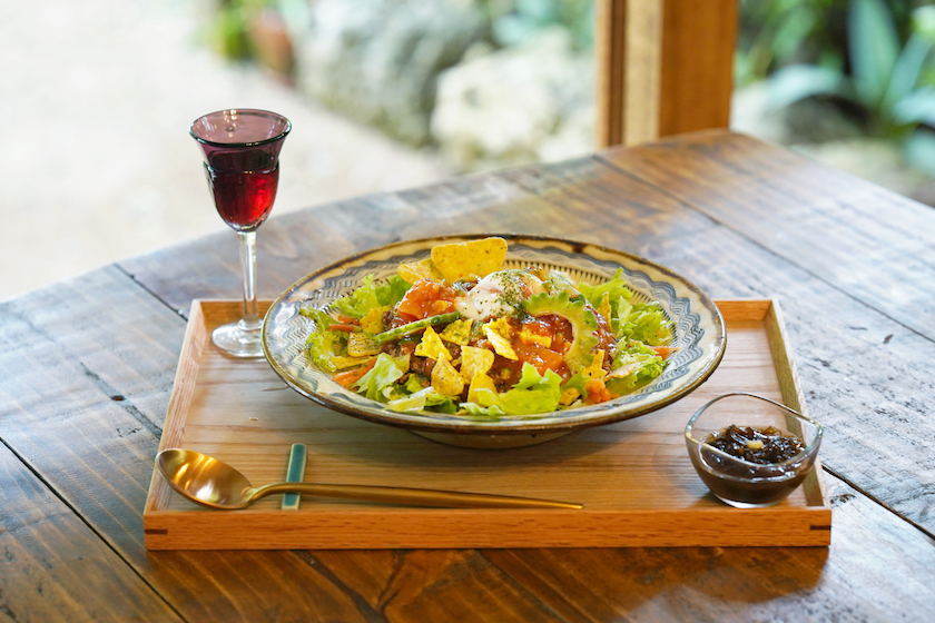 Cafe Kanoaの「温卵のせタコライス」