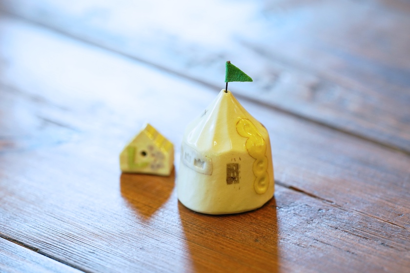 Cafe Kanoaのテーブルに置かれた置物