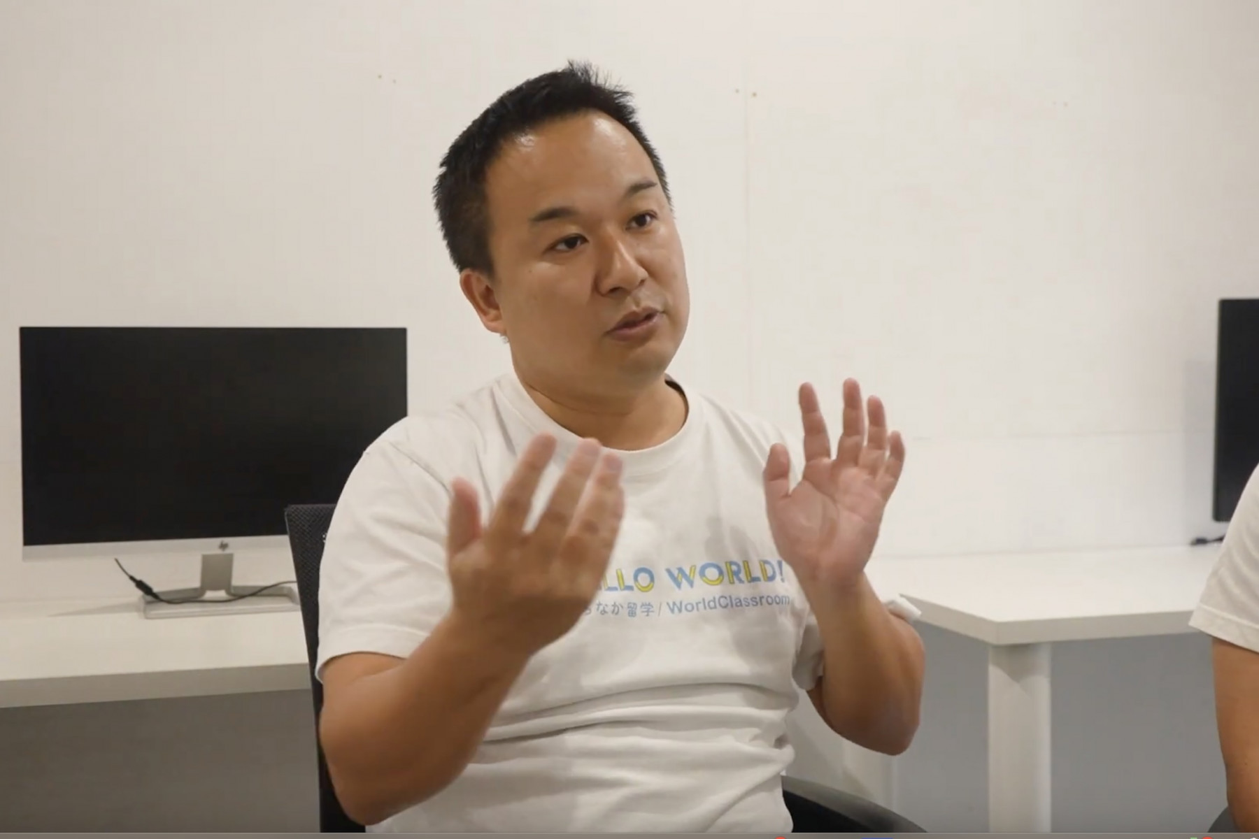 弁護士資格を持つCEOの冨田啓輔さん