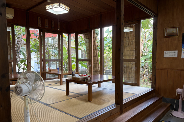 守良屋(すろーやー)店内