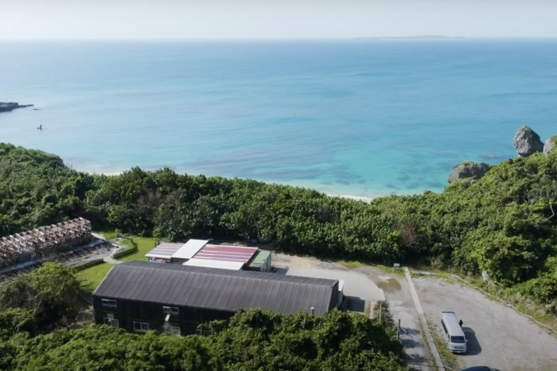 黒潮の影響を受ける美しい浜比嘉島の海