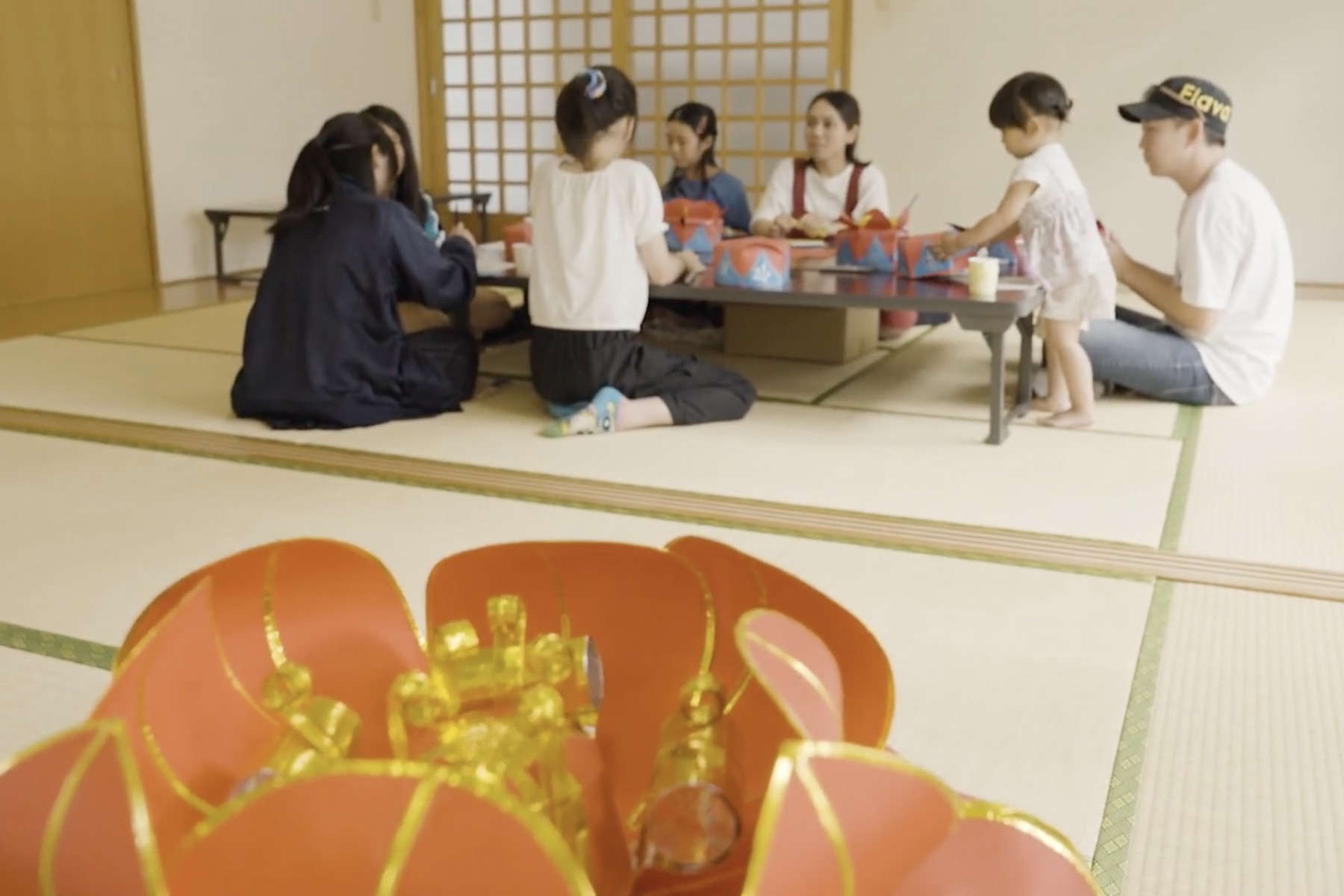 近所の繁多川公民館で花笠作りのワークショップ