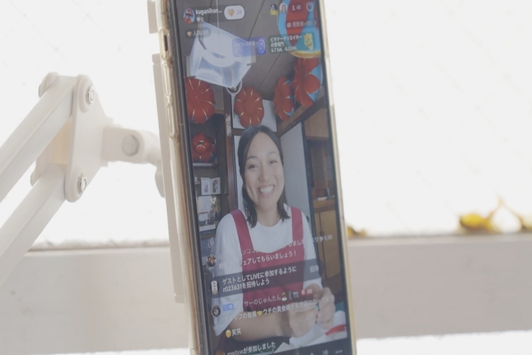 花笠の普及活動としてSNSに力を入れている由香さん