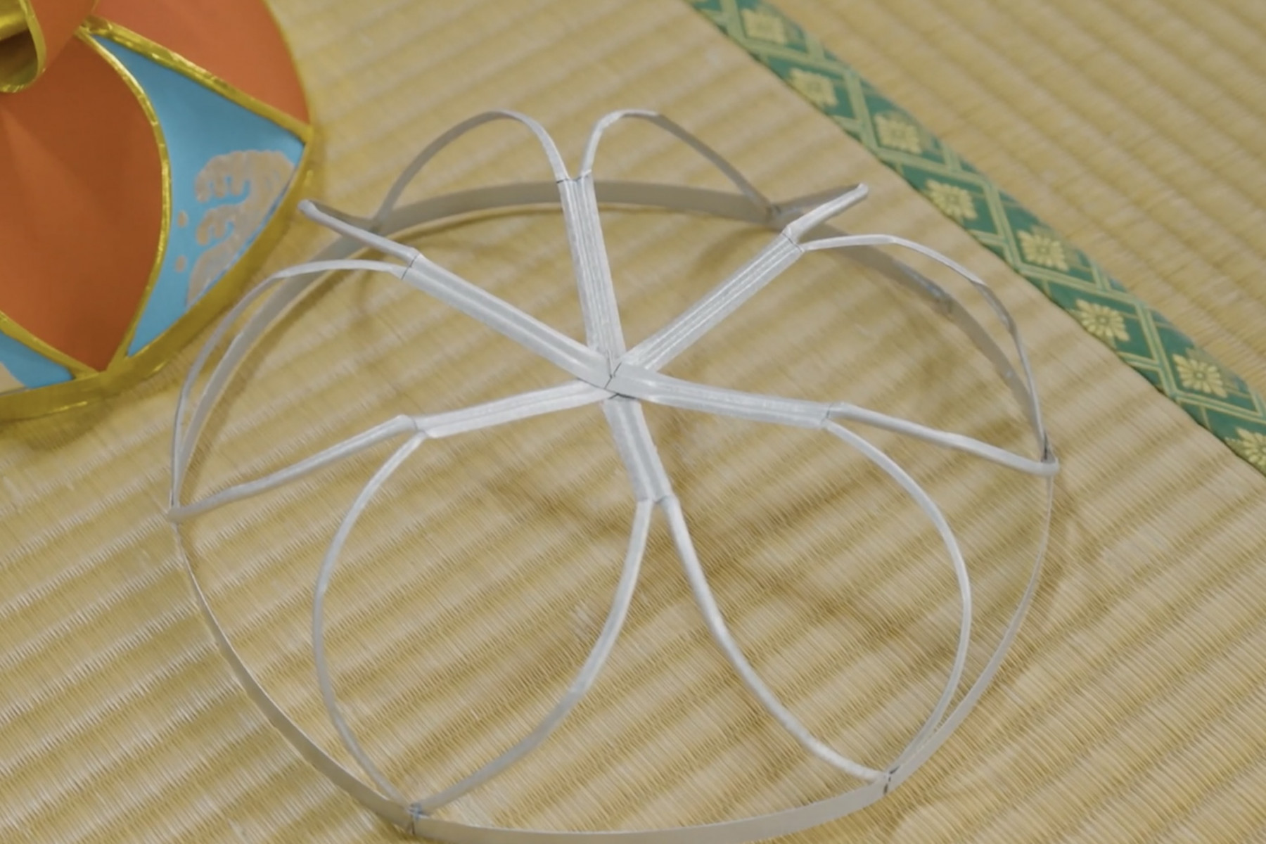 花笠の枠はアルミを加工して作ります