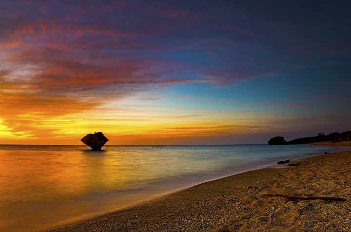 読谷村の渡具知ビーチ