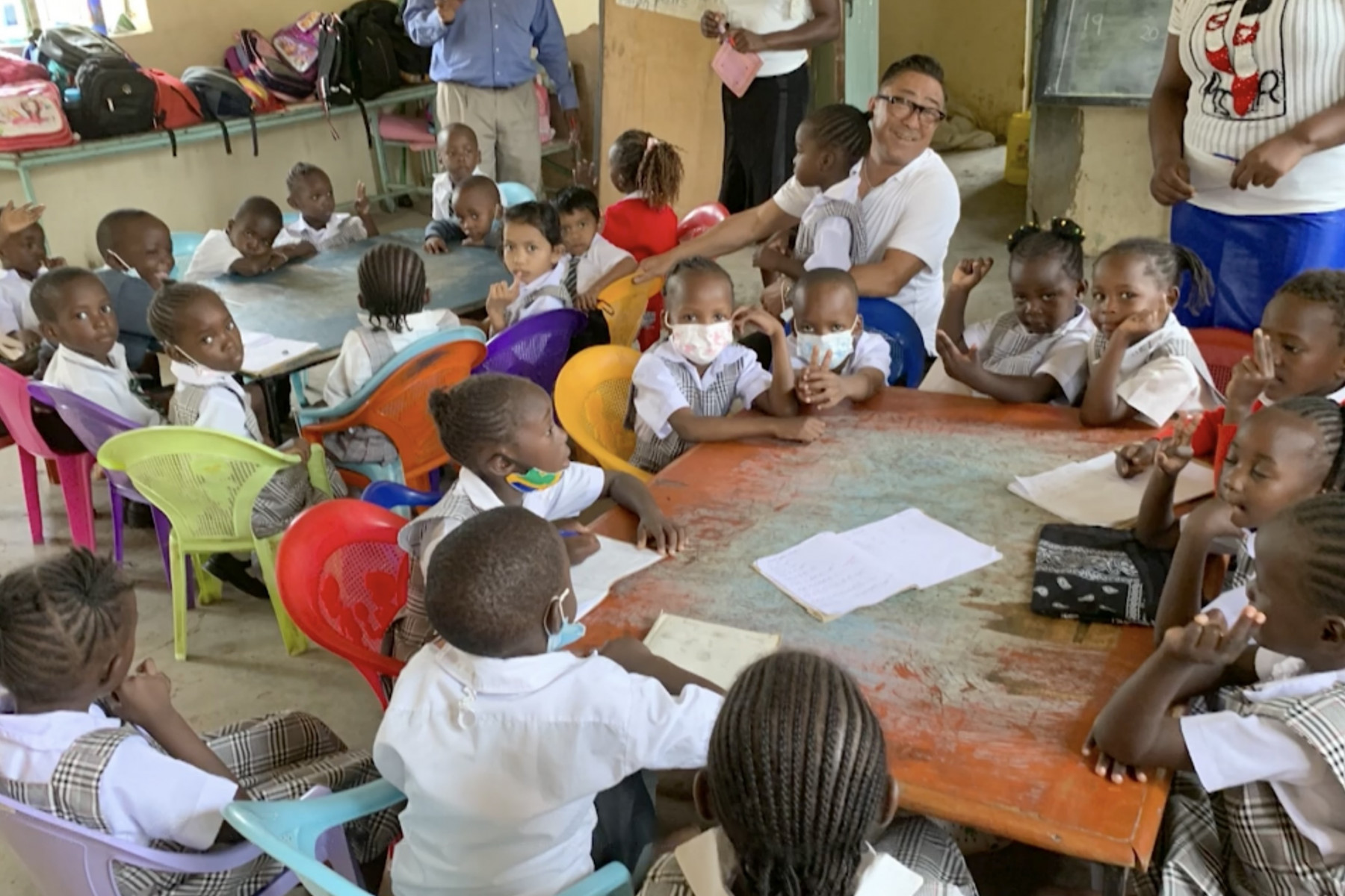 1995年ケニアのキスム市に設立した孤児院