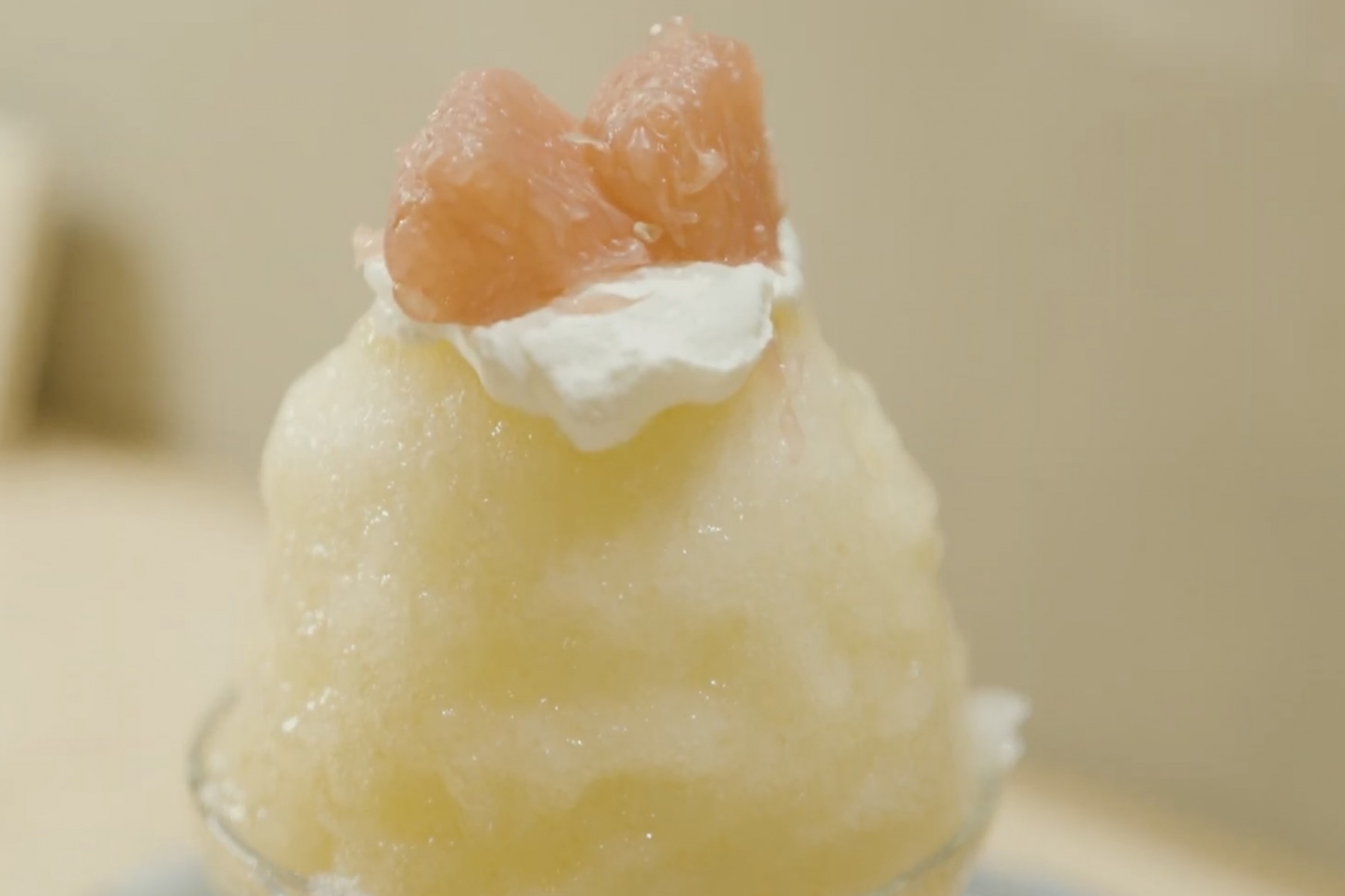 見た目も華やかな氷のELIのかき氷