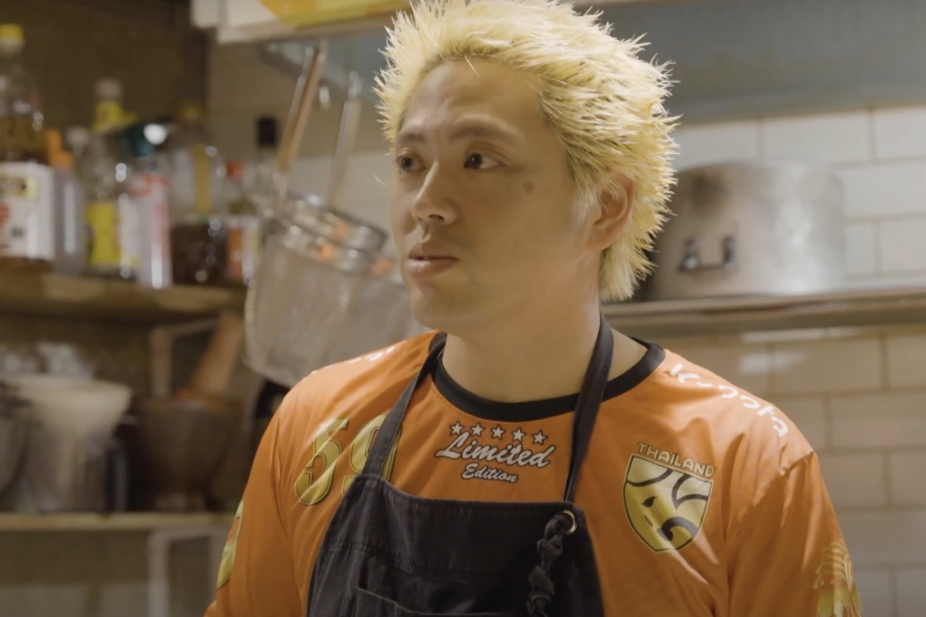 SANBAI店主の知名彩吾さん