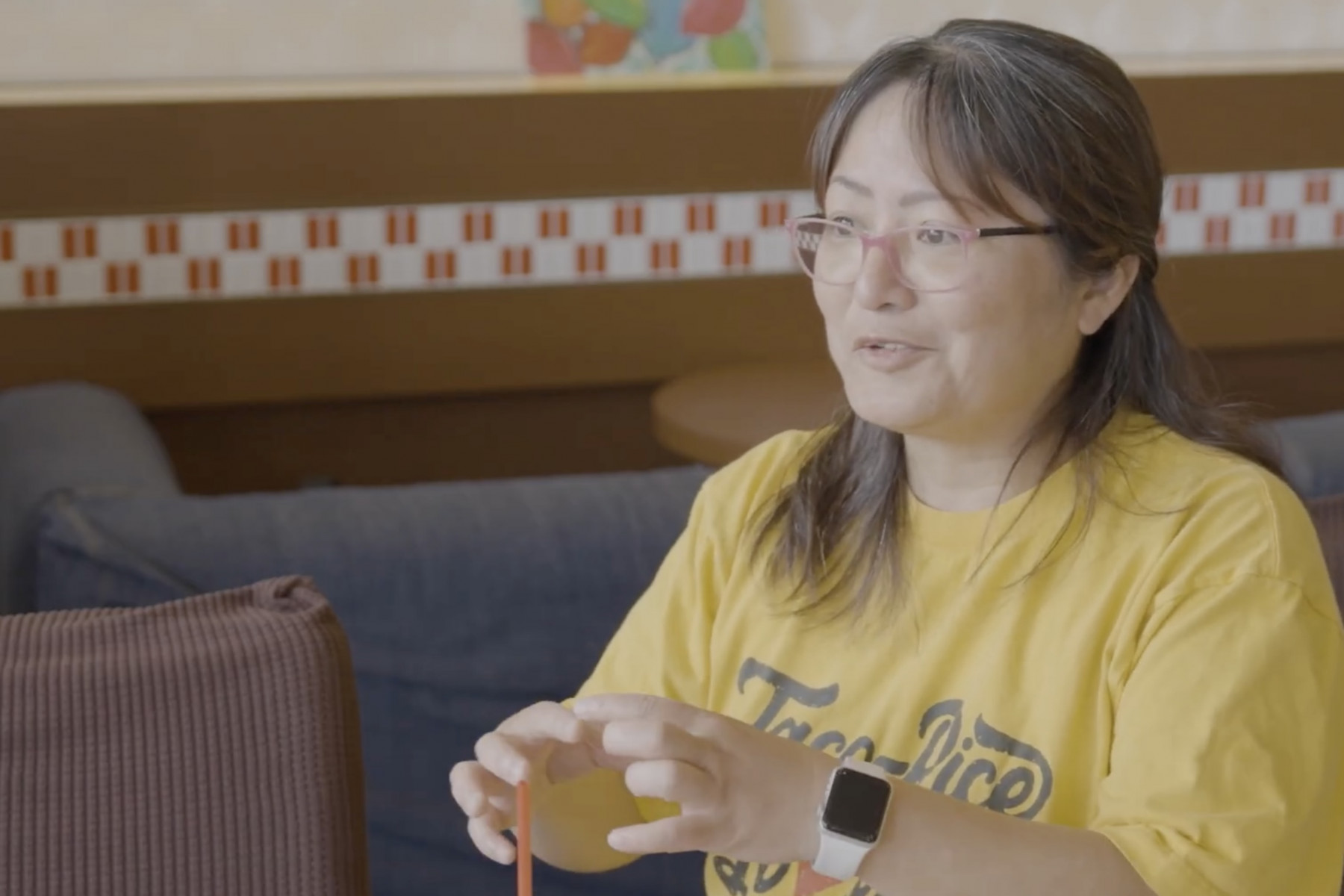 自称「金武町PR大使」としても活動する安次富逸子さん