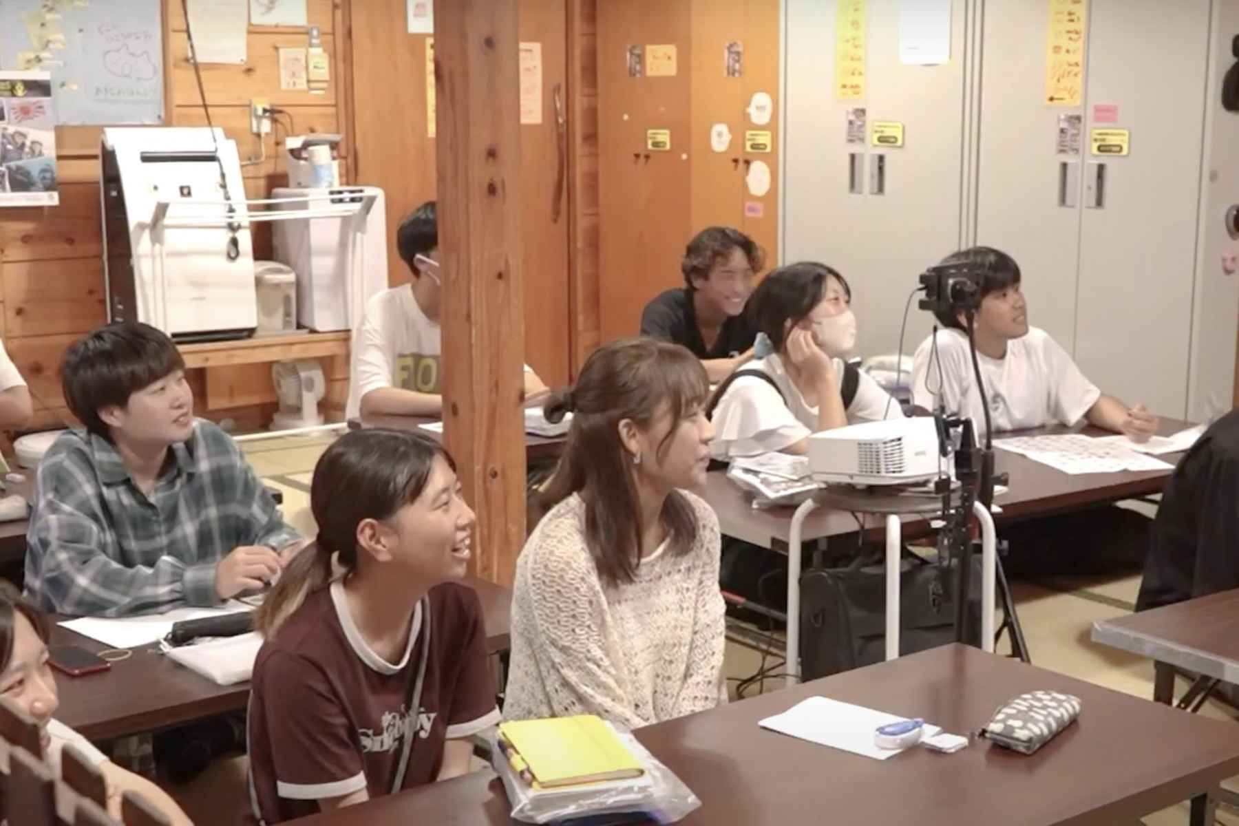 ボランティアの大学生達。中には、ネコのわくわく自然教室の卒業生もいます