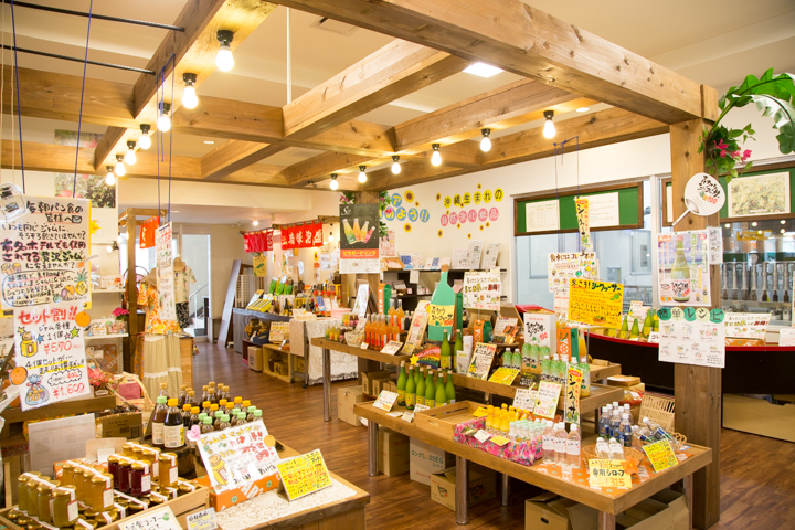 ヨナーズ本店の店内