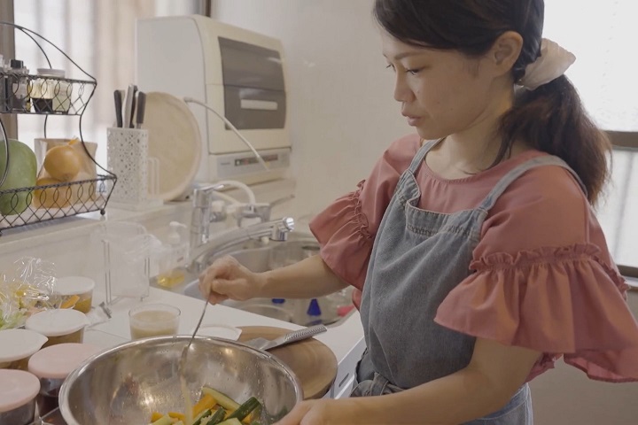 発酵調味料教室「ママの薬膳と食育」を主宰する宮良香梨さん