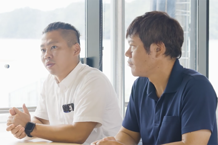 「NPO法人久志地域観光交流協会」の江利川さん（左）と「わんさか大浦パーク」の大城さん