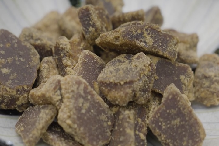 時代にあった黒糖のおいしさを求めて《共栄社》