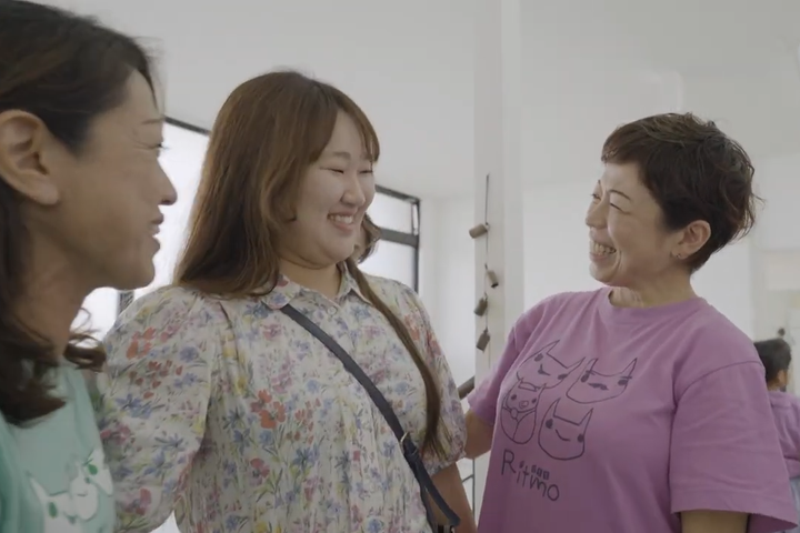 きょうだい全員でリトモに通っていたという卒業生（中央）