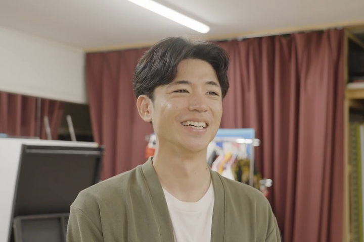 沖縄での芸人活動と、東京でのアイドル活動の両立を目指して奮闘する「アイドル芸人」の「あつきにぃにぃ」