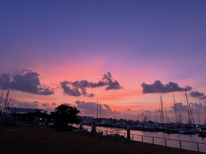 GREEN RIDEで宜野湾市のノスタルジックな街並みとヘルシーフードを堪能