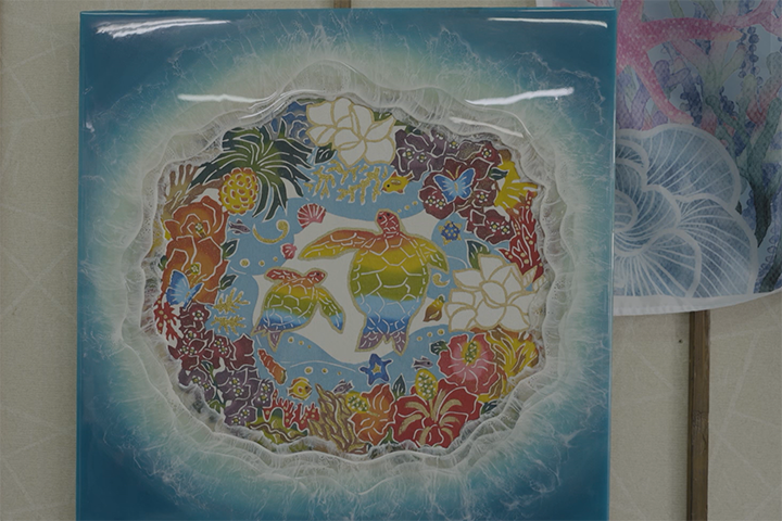 新垣優香さんと山口有紀子さんのコラボ作品「美ら亀」