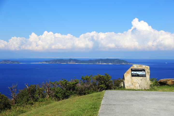 沖縄慶良間諸島の渡嘉敷島にある東展望台からの眺め
