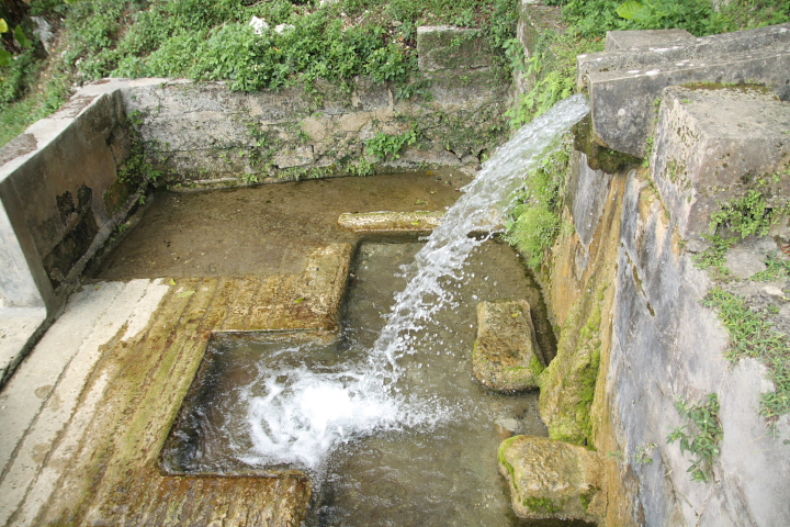 垣花樋川（かきのはなひーじゃー）