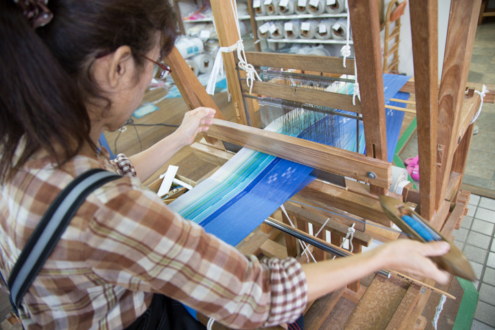 八重山みんさー織の風景