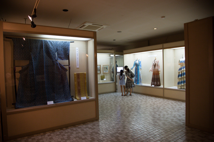 あざみ屋みんさー工芸館内