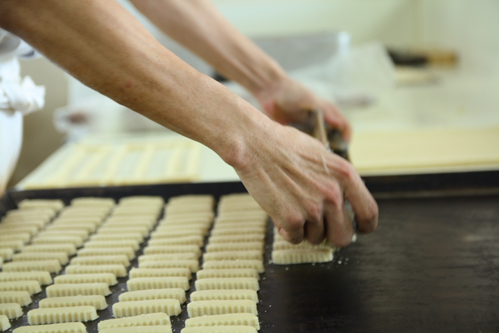 ちんすこうを手づくり