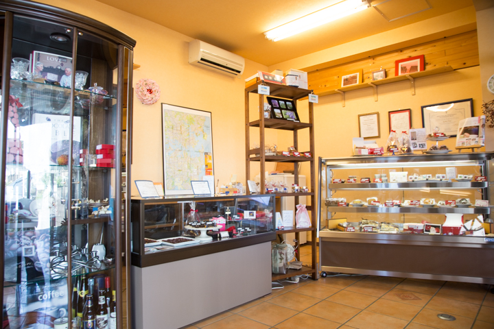 ジャカランダ・ブルー店内