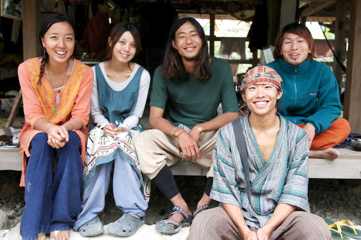 移築に参加した若者たち