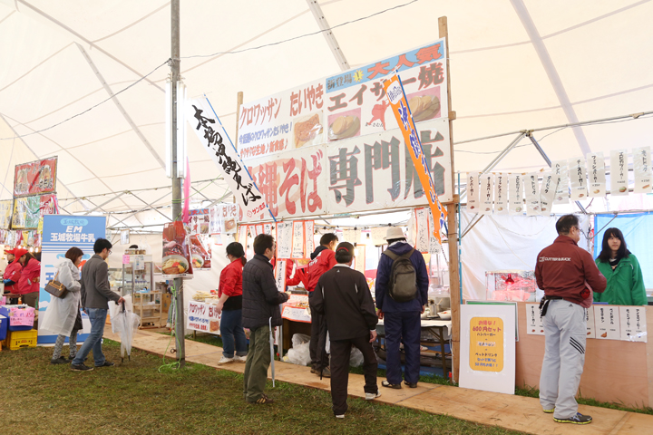 軽食を提供する屋台