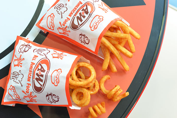 カーリーフライとポテトフライ