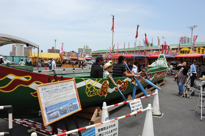 本物の爬龍船の陸上展示