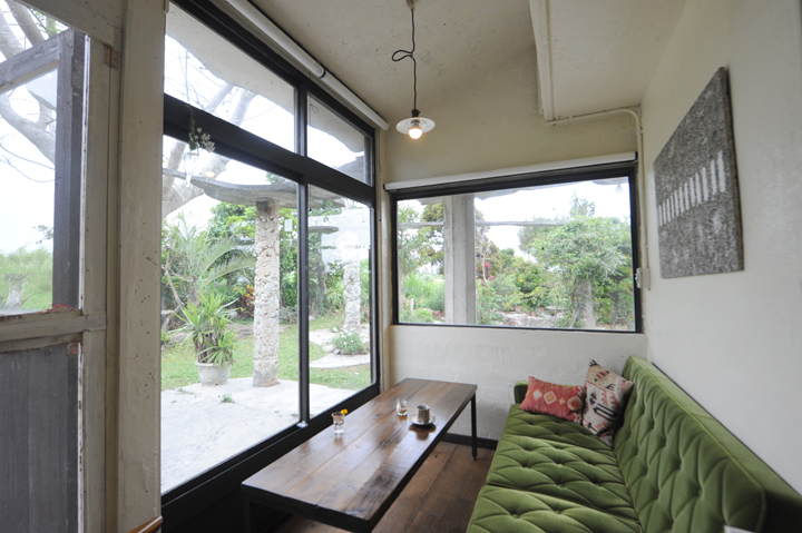 伊江島タッチューの山を眺めながら