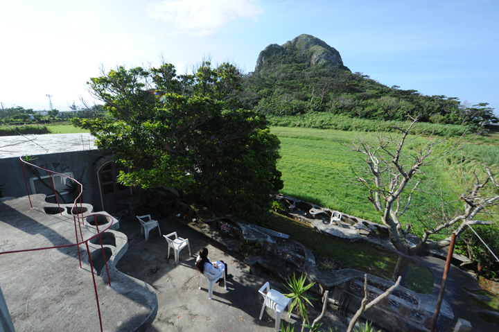 目の前に、伊江島タッチュー