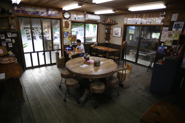 むかしむかしの店内