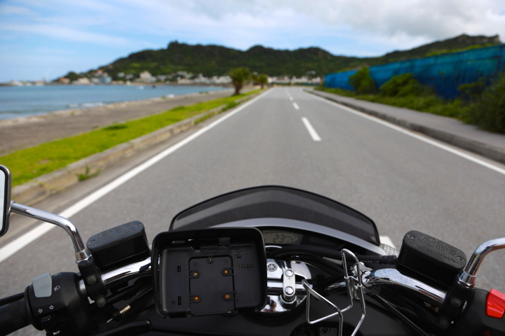 トライク運転中の沖縄風景