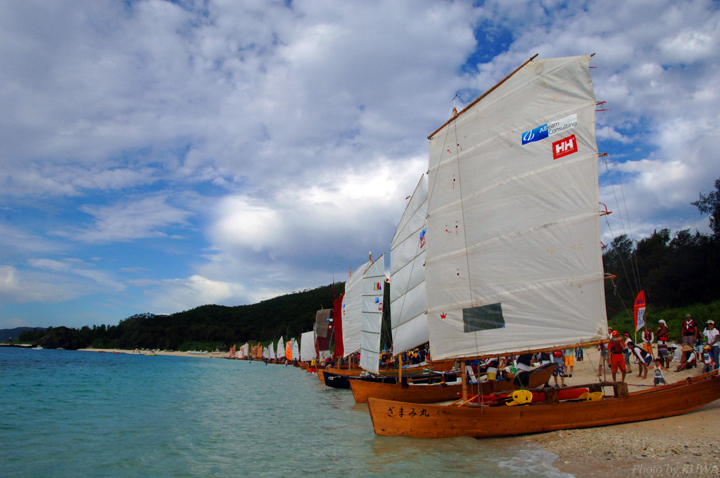 サバニ帆漕レース(座間味島)