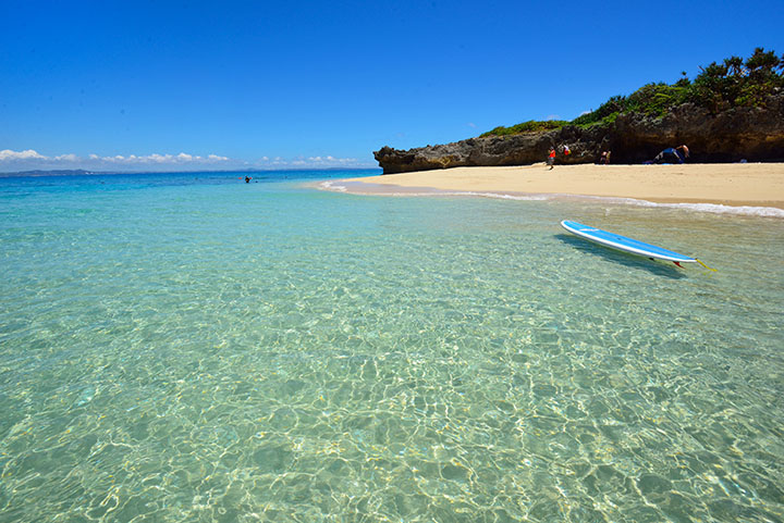 透明度抜群の海