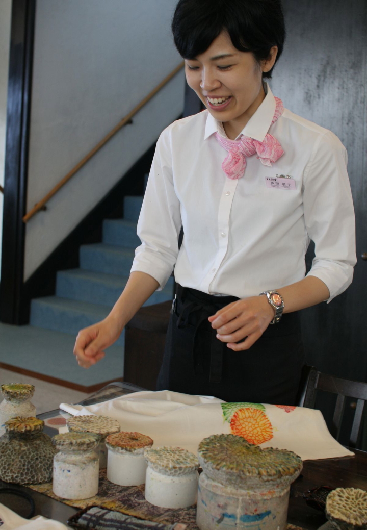 サンゴ染め体験説明